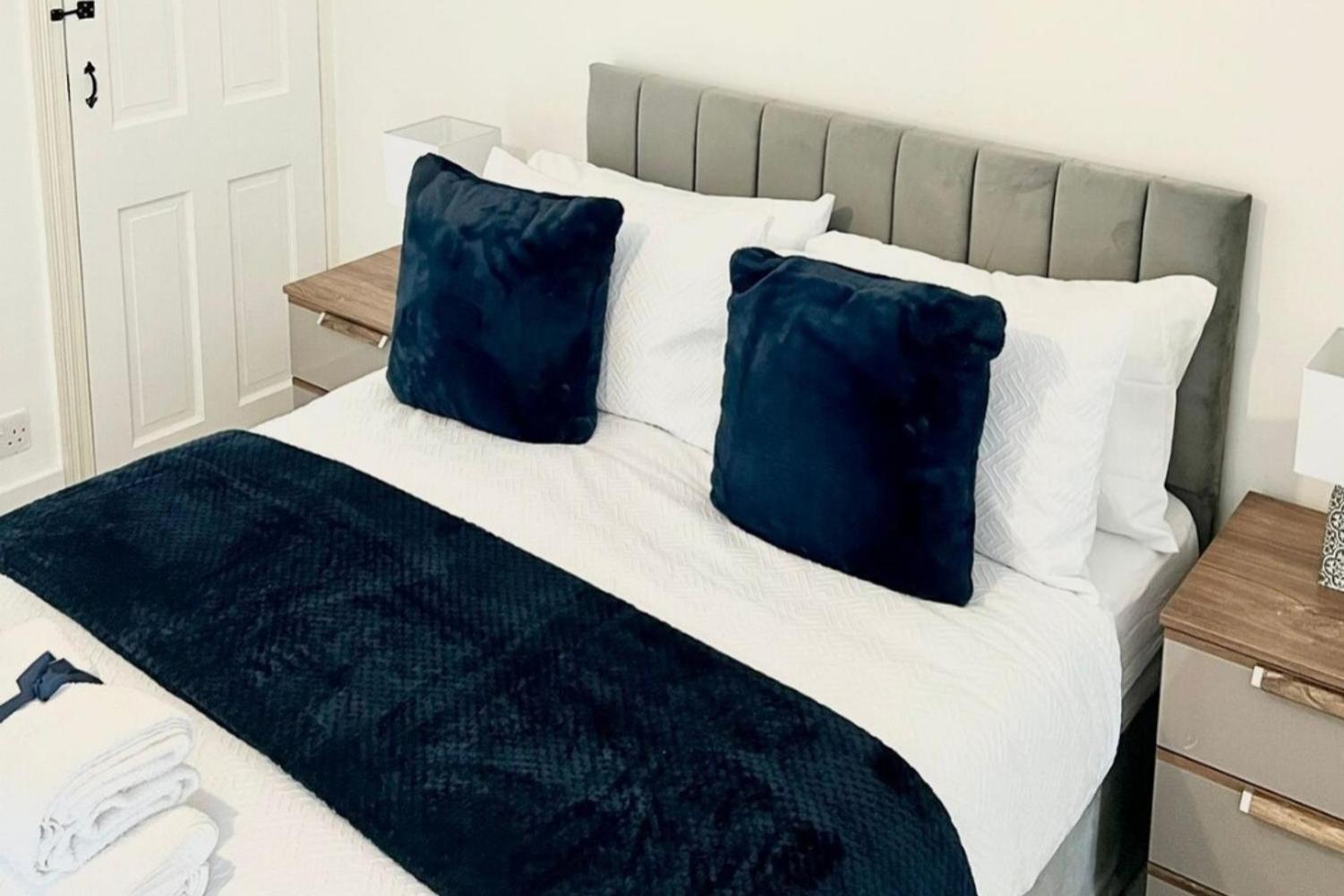 Strood Home-Sleeps 6-Great For Groups & Families Rochester  Buitenkant foto
